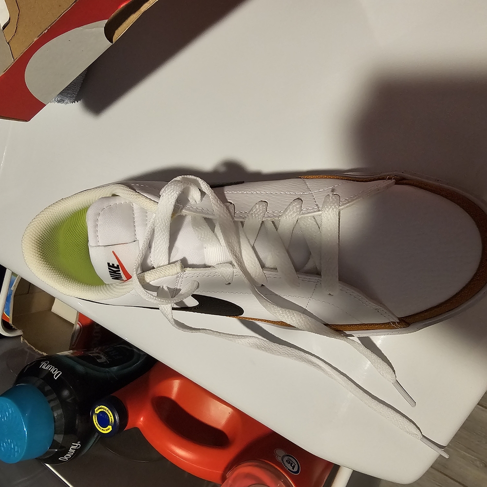 Nike White and Black Sneakers Women's Size 10.5 - Picture 3 of 5